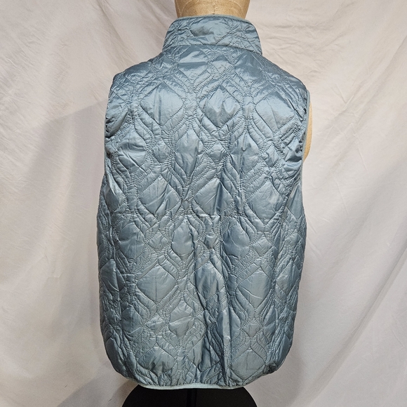 NWOT Fabletics The Loft Vest Aqua Arctic Wave Sz Large, Outdoor Ret. $90 - Picture 3 of 9